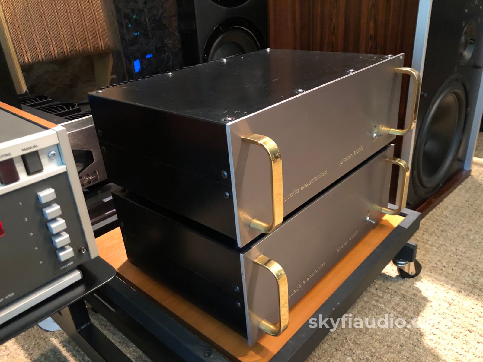 Acoustic Electronics Photon 6000 Monoblock Amplifiers - Super Rare And Powerful Amplifier