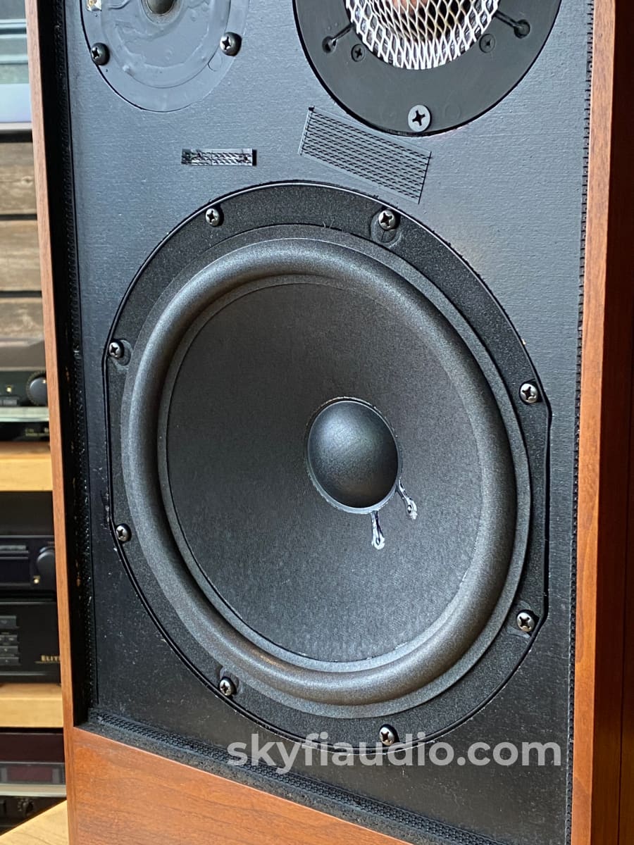 Acoustic Research Ar-11 Vintage Speakers - Refoamed W/Stands