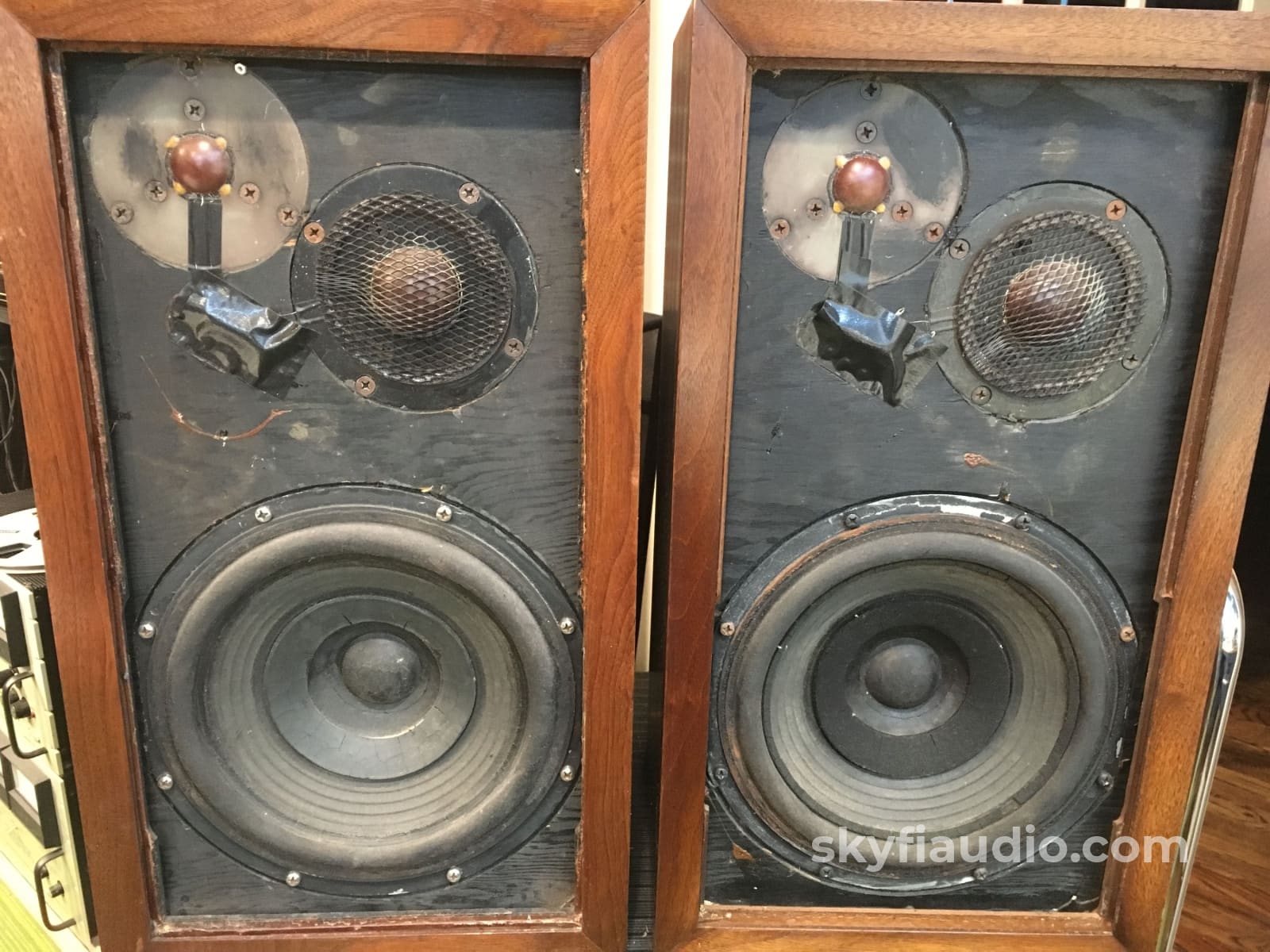 Acoustic Research Ar-3 Speakers