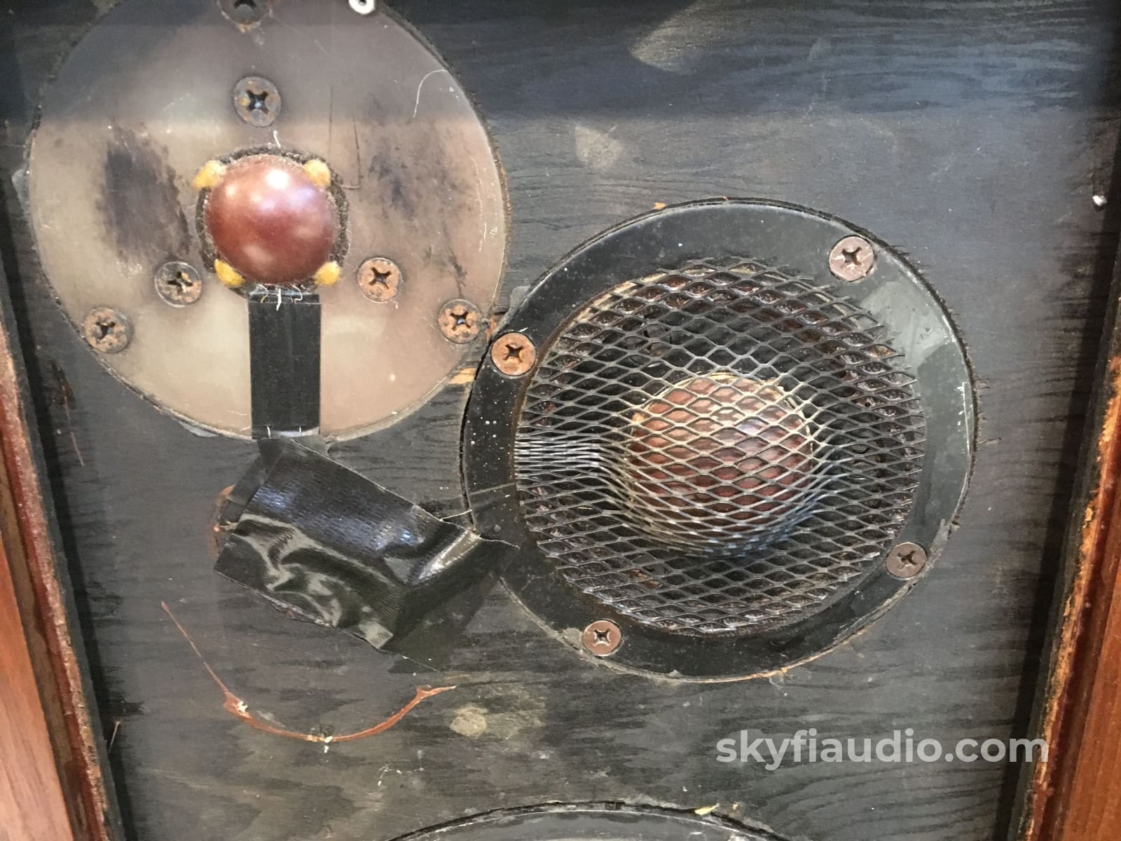 Acoustic Research Ar-3 Speakers