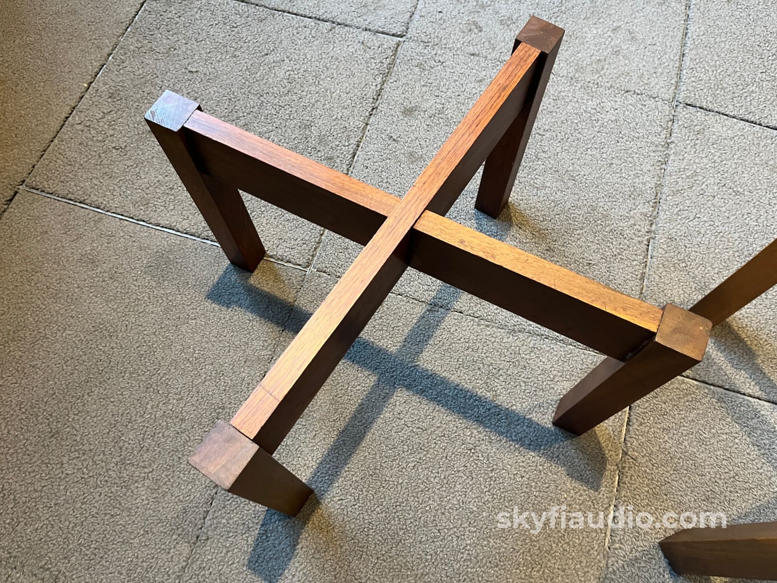 Original Acoustic Research Solid Walnut Stands for AR3 AR3A & Others - Accessory