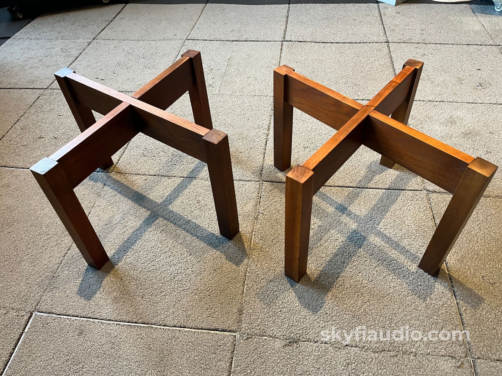 Original Acoustic Research Solid Walnut Stands for AR3 AR3A & Others - Accessory