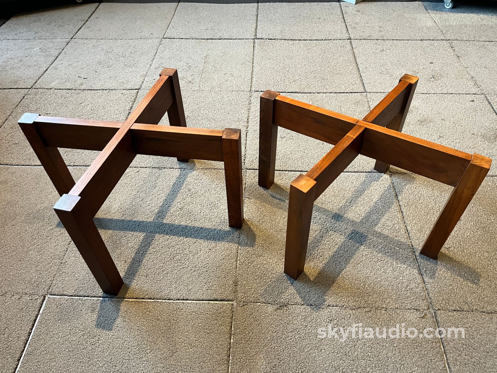 Original Acoustic Research Solid Walnut Stands for AR3 AR3A & Others - Accessory
