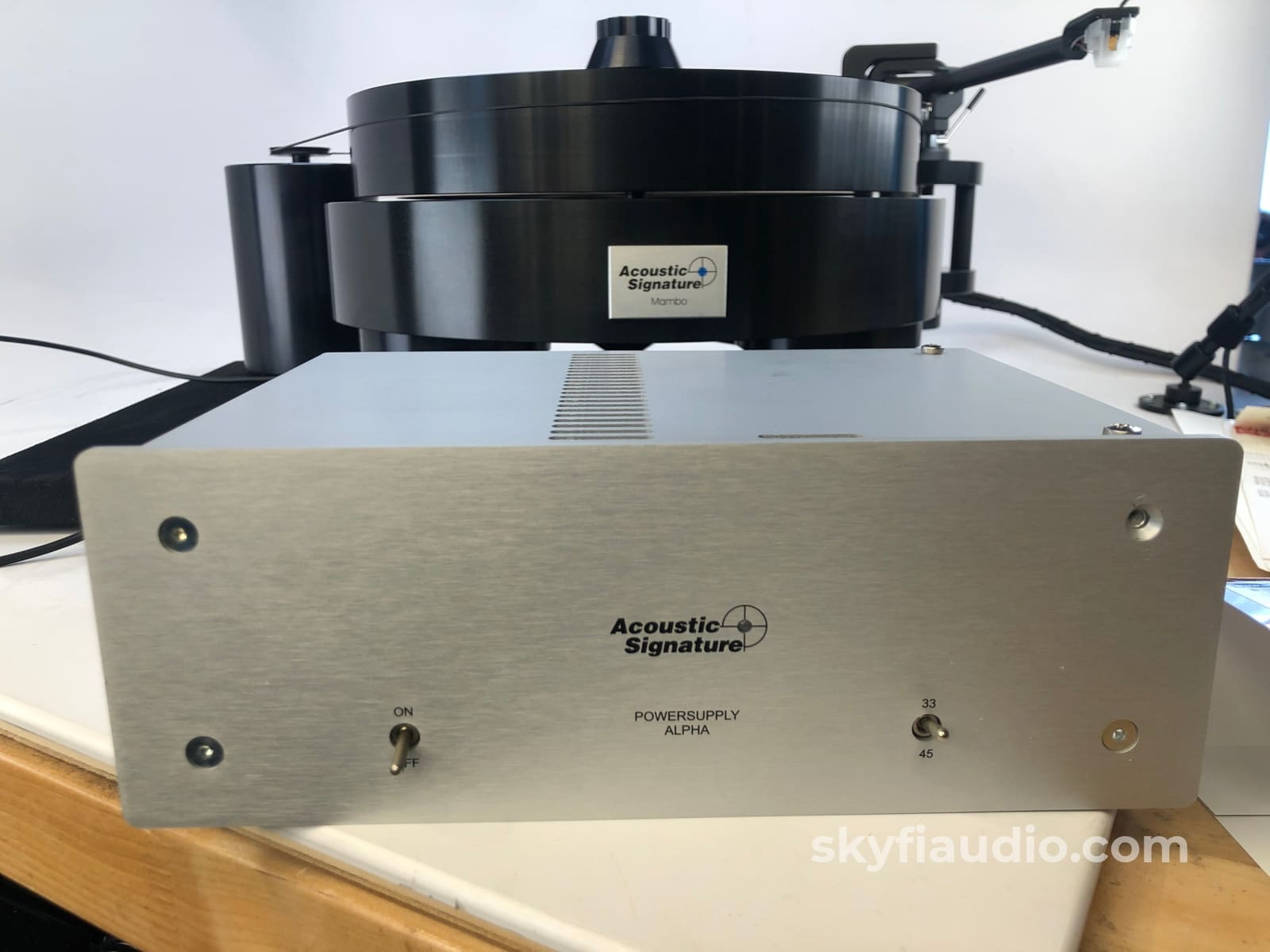 Acoustic Signature Mambo Turntable With Kuzma Tonearm