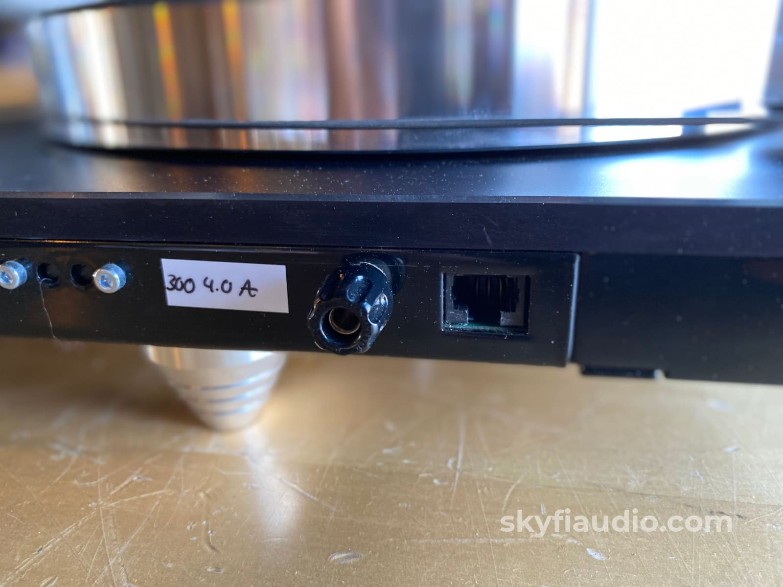 Acoustic Signature WOW XL Turntable w/Upgraded Rega Arm and Sumiko Son