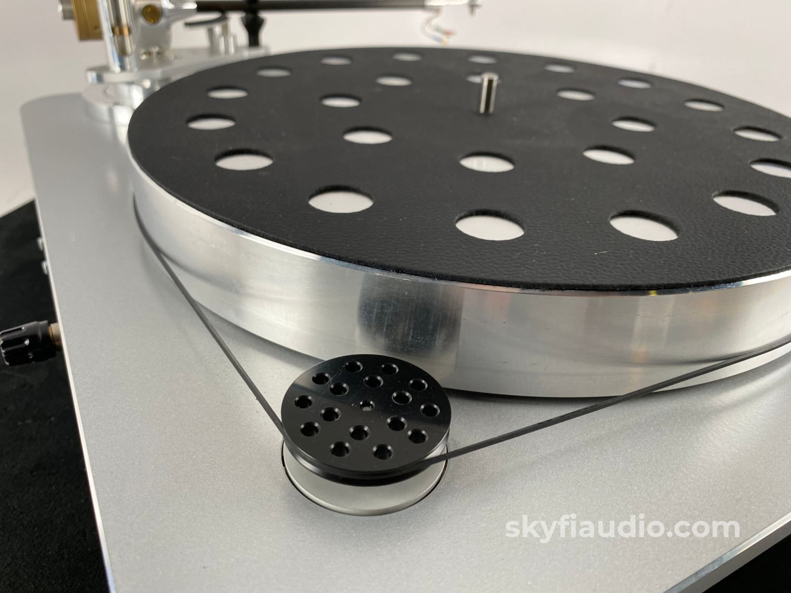 Acoustic Signature Wow Xl Turntable With New Sumiko Cartridge