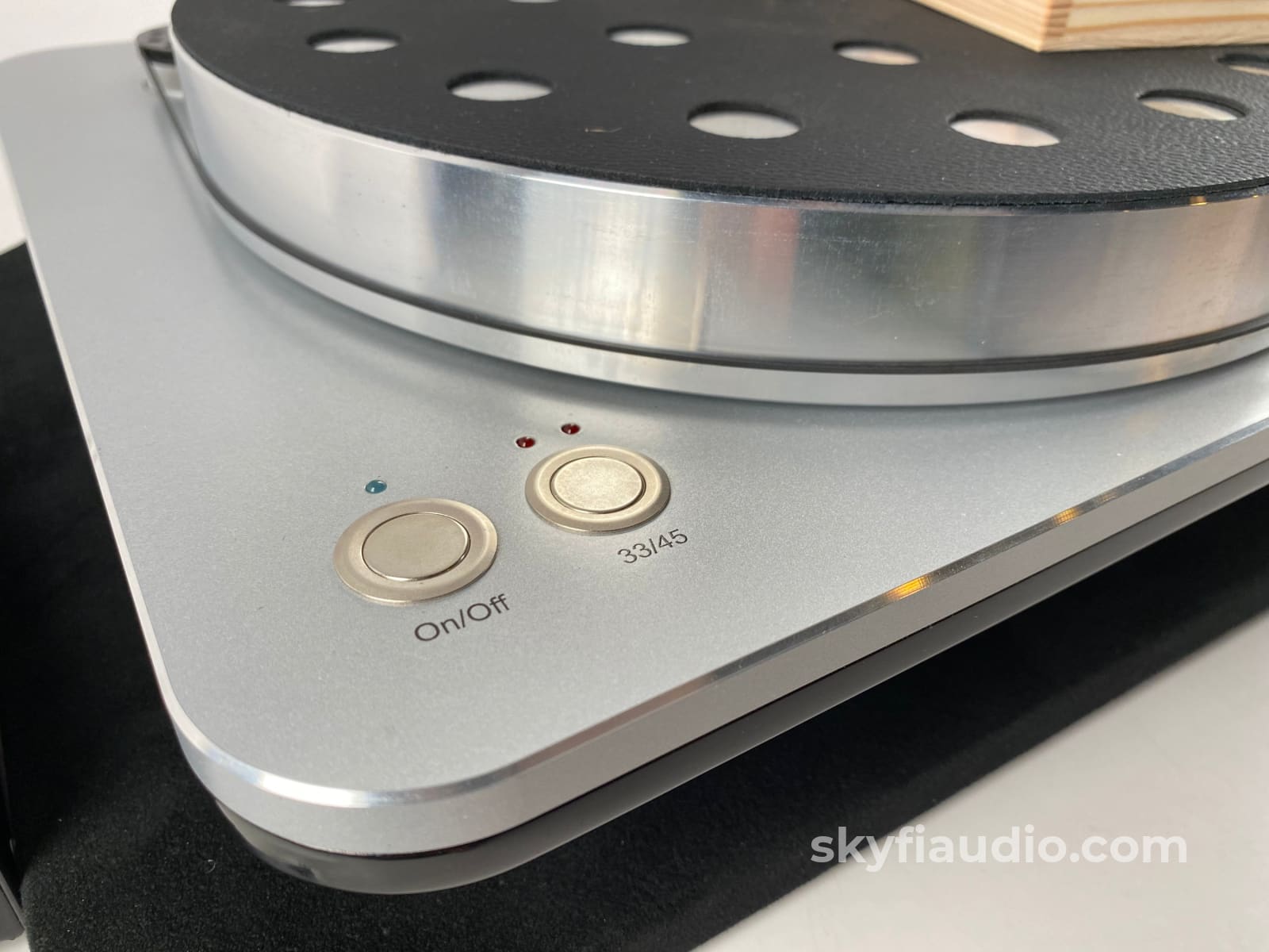 Acoustic Signature Wow Xl Turntable With New Sumiko Cartridge