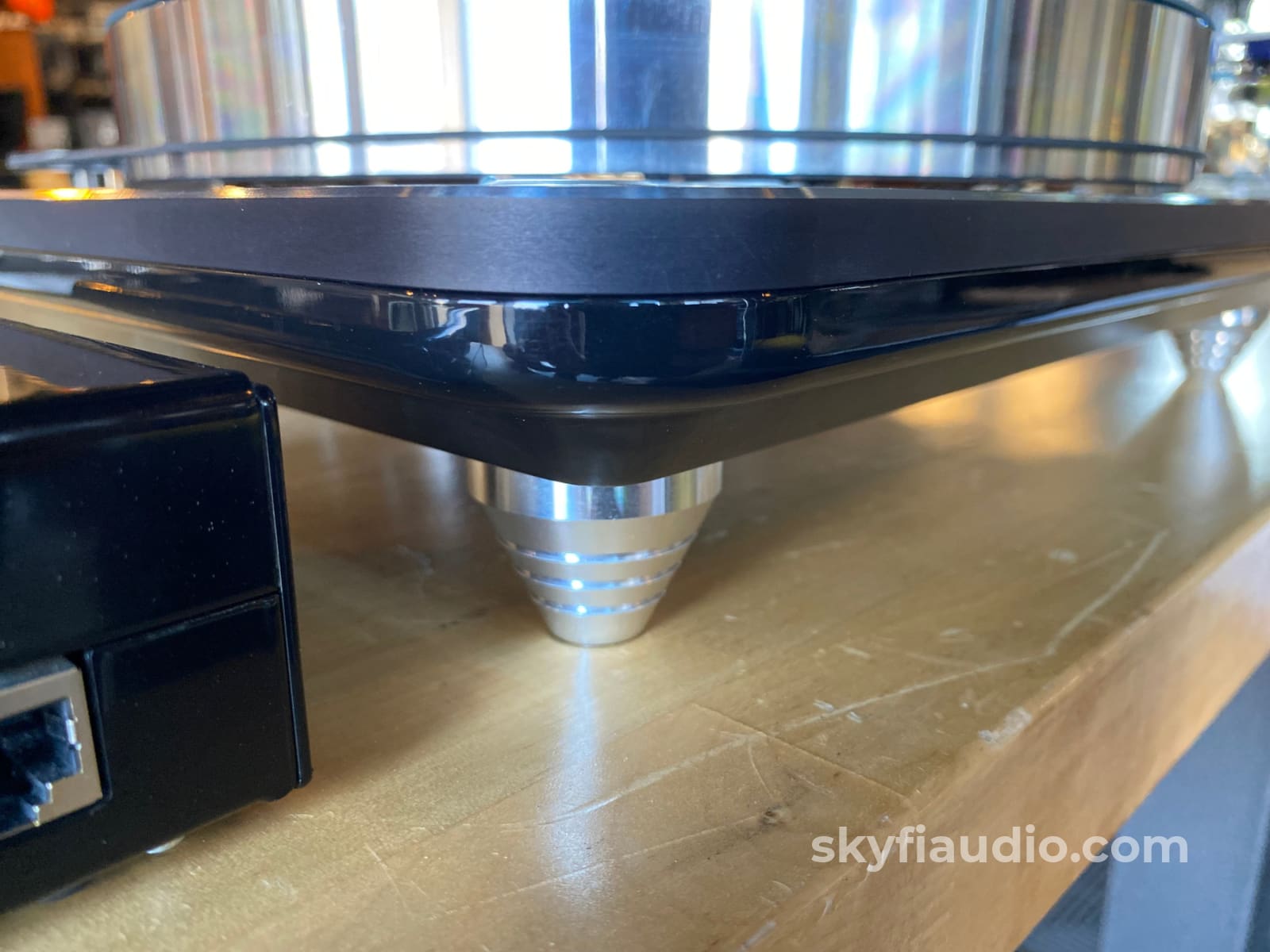 Acustic Signature Wow Xl Turntable With Upgraded Rega And Sumiko Songbird
