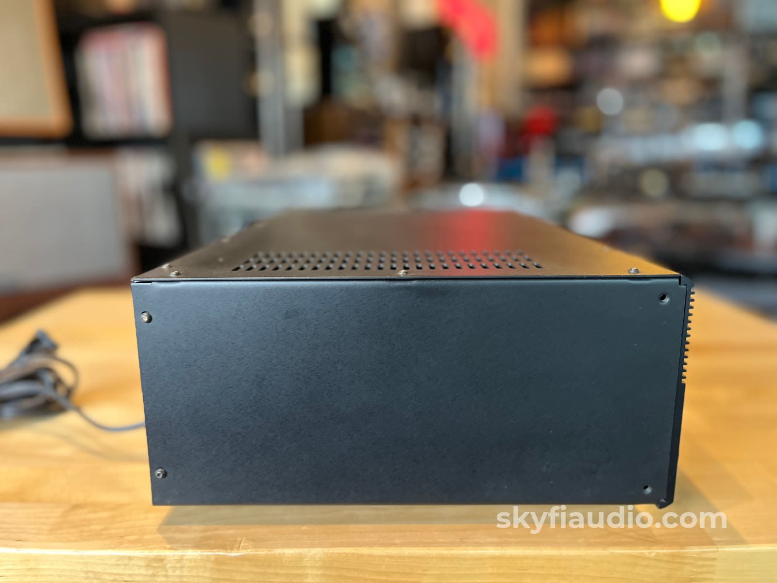 Adcom GFA-545 Solid State Amplifier - Upgraded by Musical Concepts - Amplifier