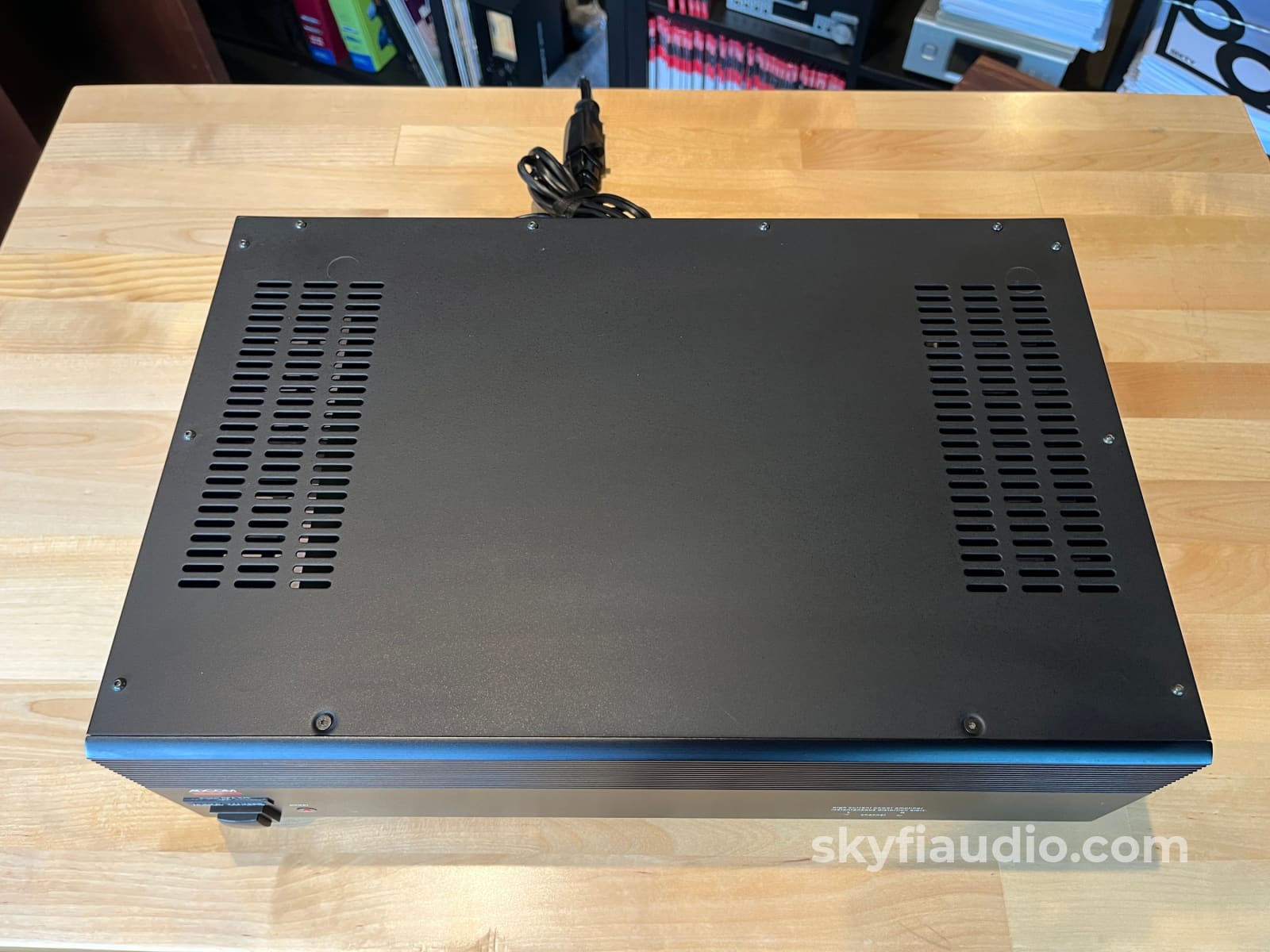 Adcom GFA-545 Solid State Amplifier - Upgraded by Musical Concepts - Amplifier