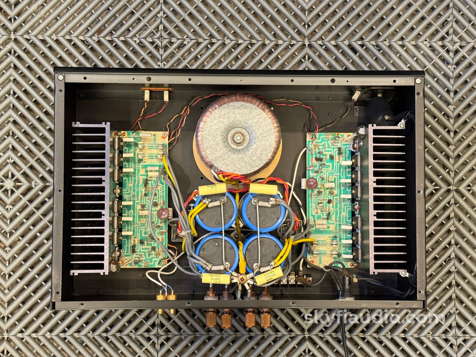 Adcom GFA-545 Solid State Amplifier - Upgraded by Musical Concepts - Amplifier