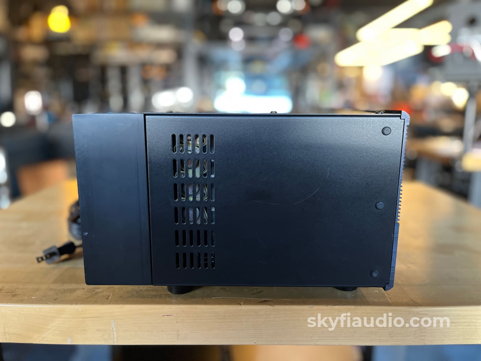 Adcom GFA-555II Amplifier- Serviced