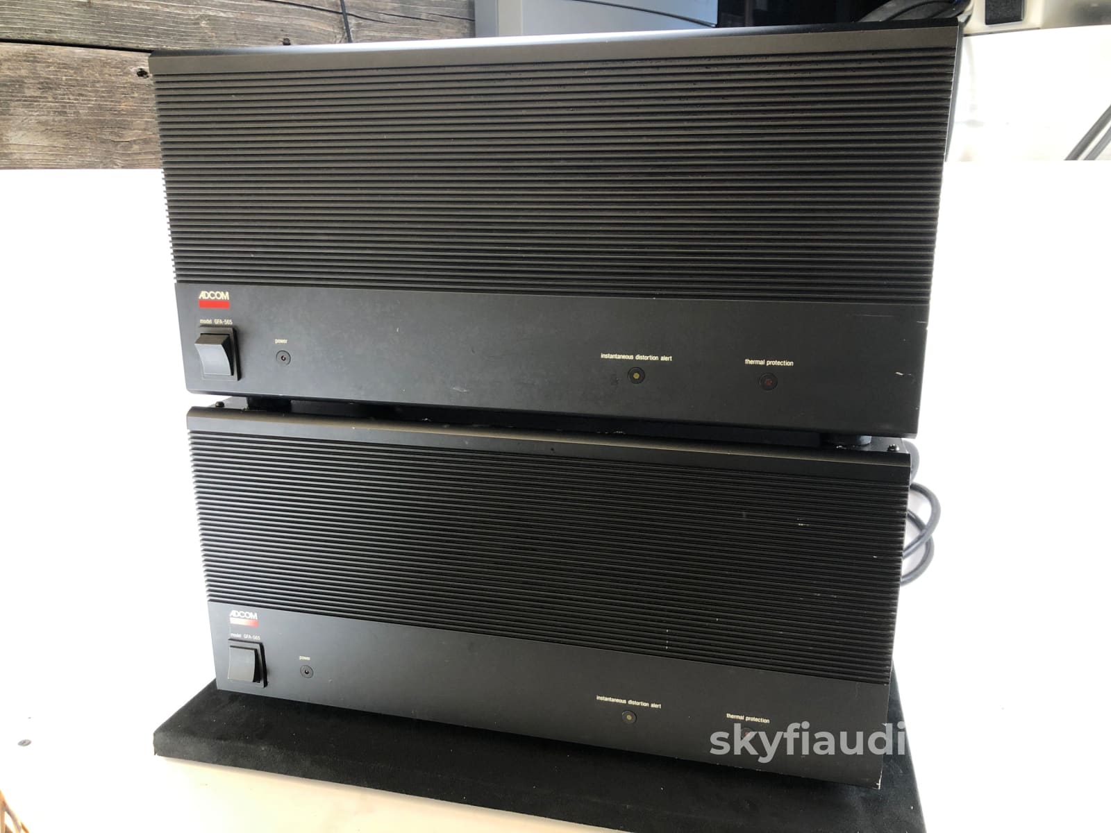 Adcom Gfa-565 Monoblock Amplifiers - Serviced And Ready To Rock! Amplifier