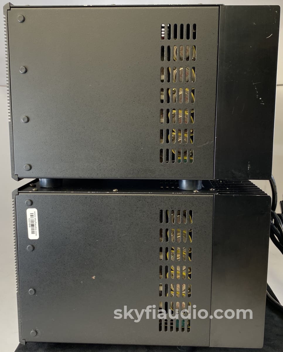 Adcom Gfa-565 Monoblocks - Fully Serviced With New Driver Boards And Original Boxes Amplifier