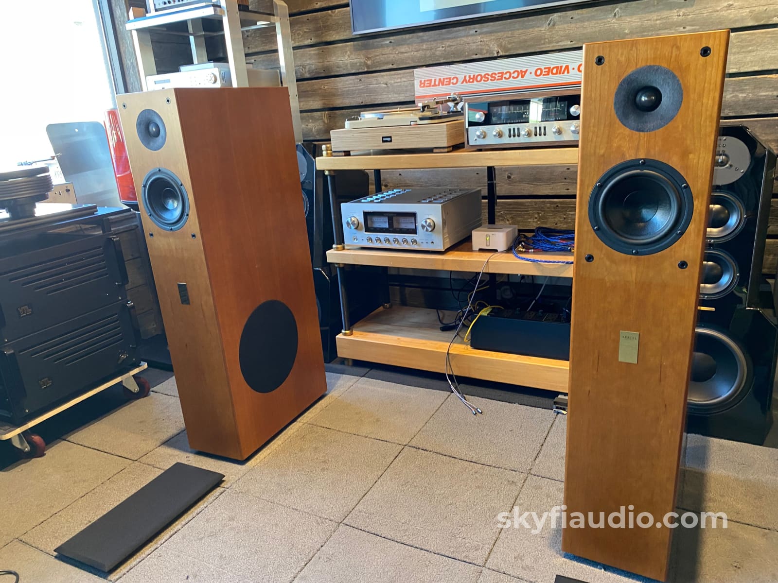 Aerial Acoustics Model 8 Loudspeakers Highly Reviewed Gorgeous Cherry Finish Speakers