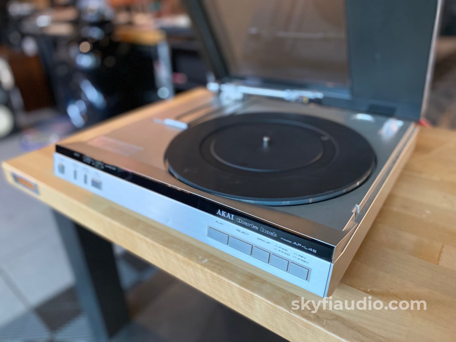 Akai AP-L45 Linear Tracking Fully-Automatic Turntable - With New Sumik