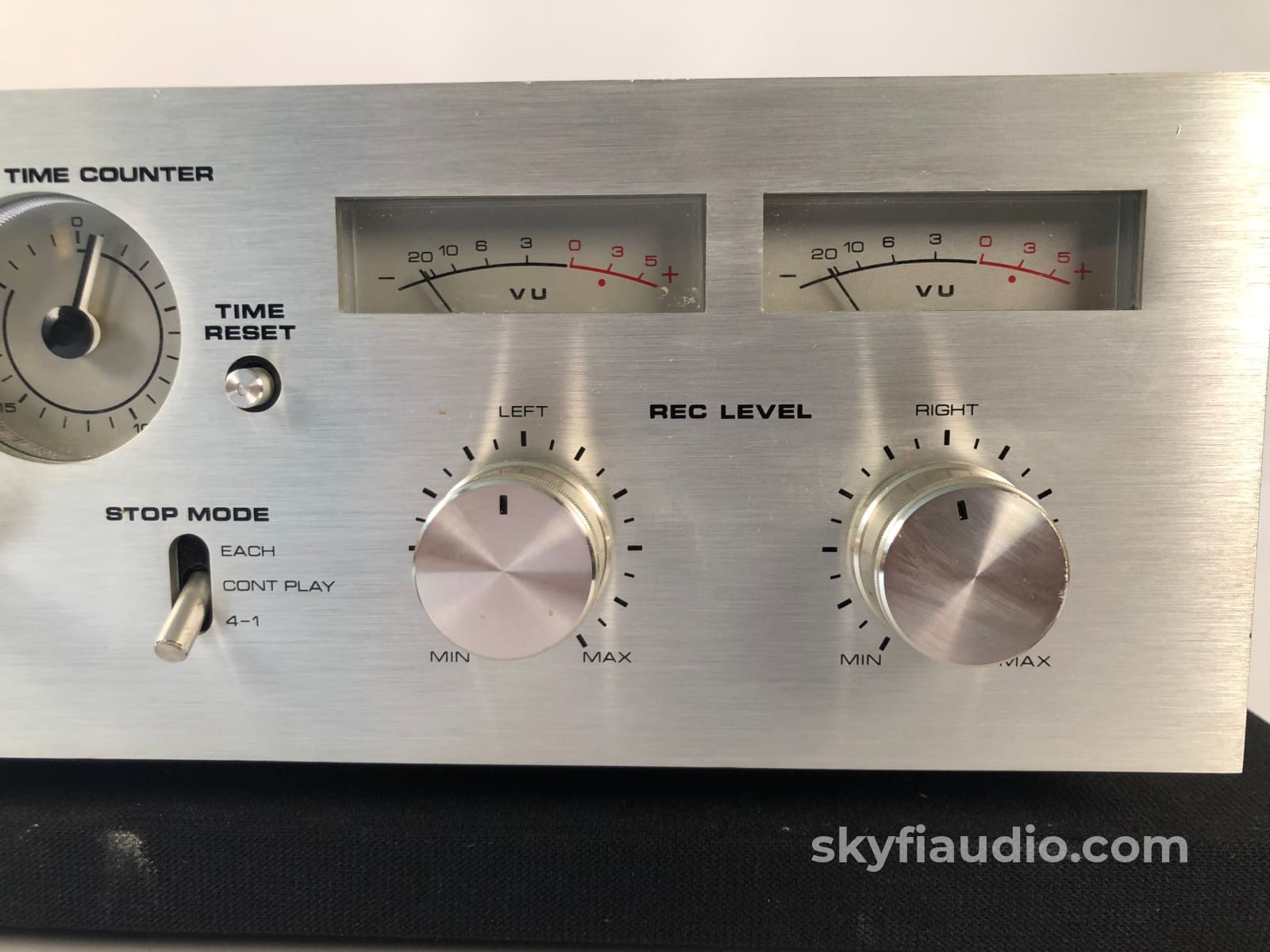 Akai CR-83D 8-Track Tape Player - Cool Retro Piece!