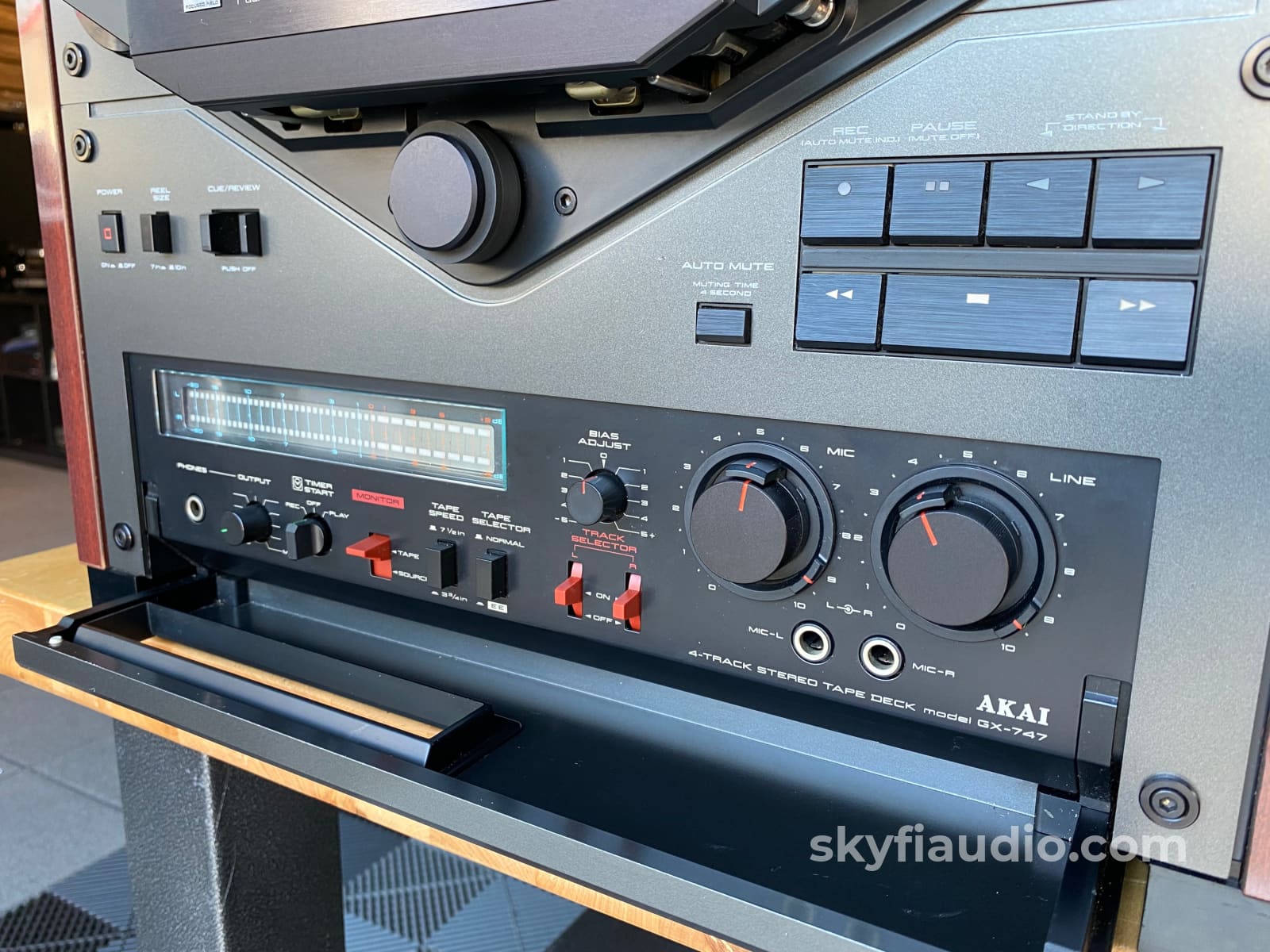 Akai Gx-747 Reel To In Rare Dark Gray Finish Tape Deck