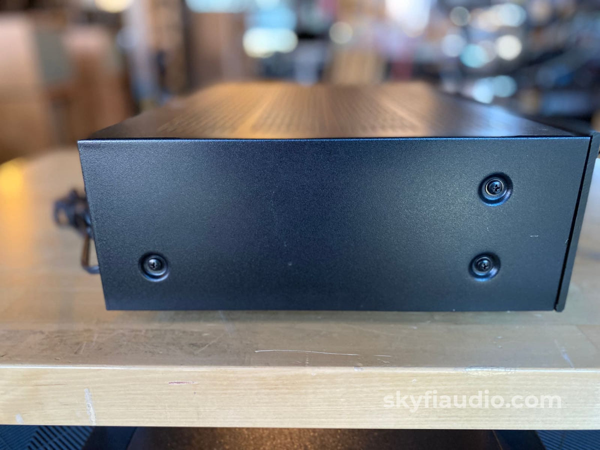 Amc 2445 2/4 Channel Amplifier