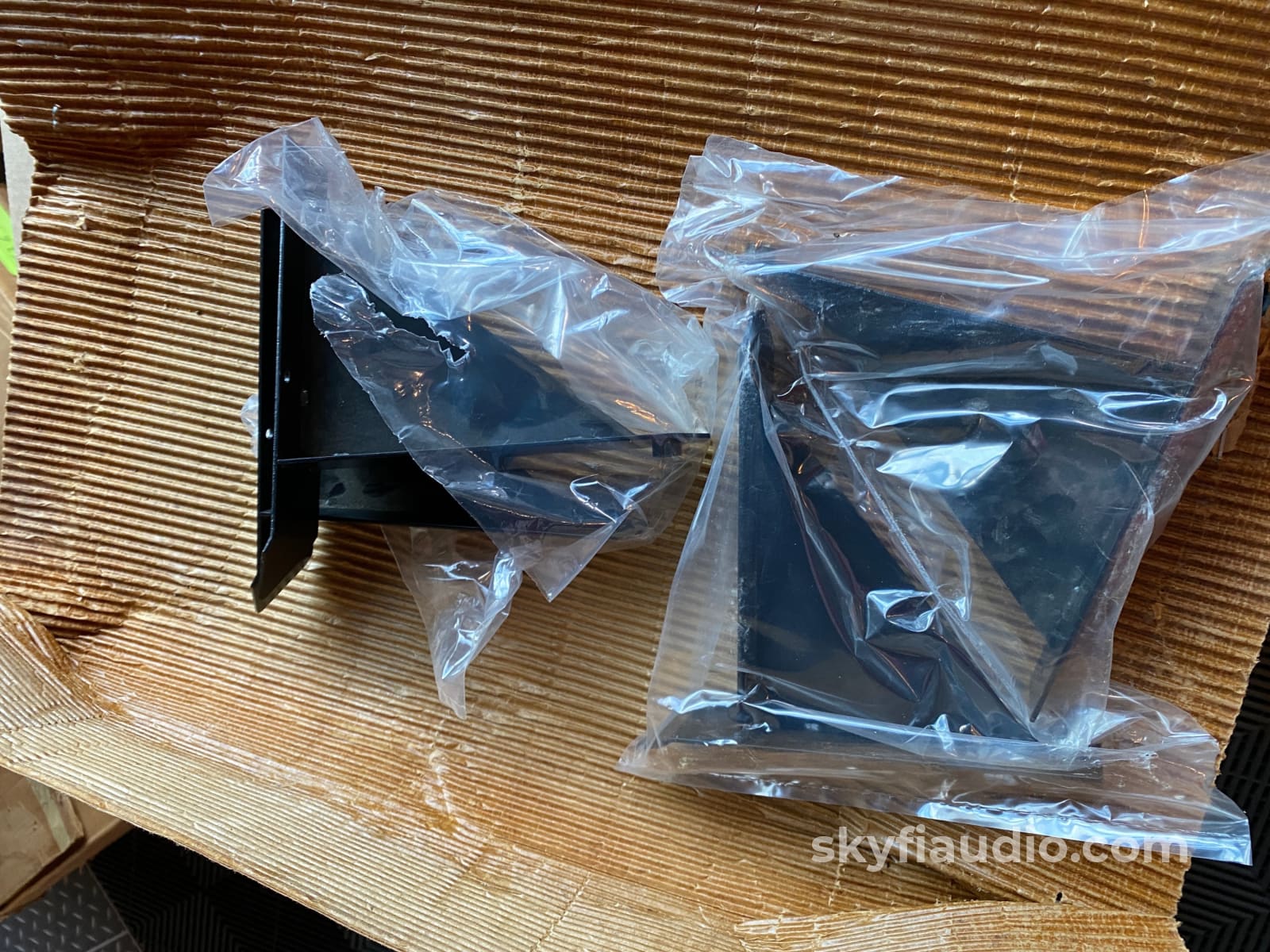 Apogee Stage Full Range Ribbon Speakers W/Matching Mini-Grand Subwoofers + Dax Crossover