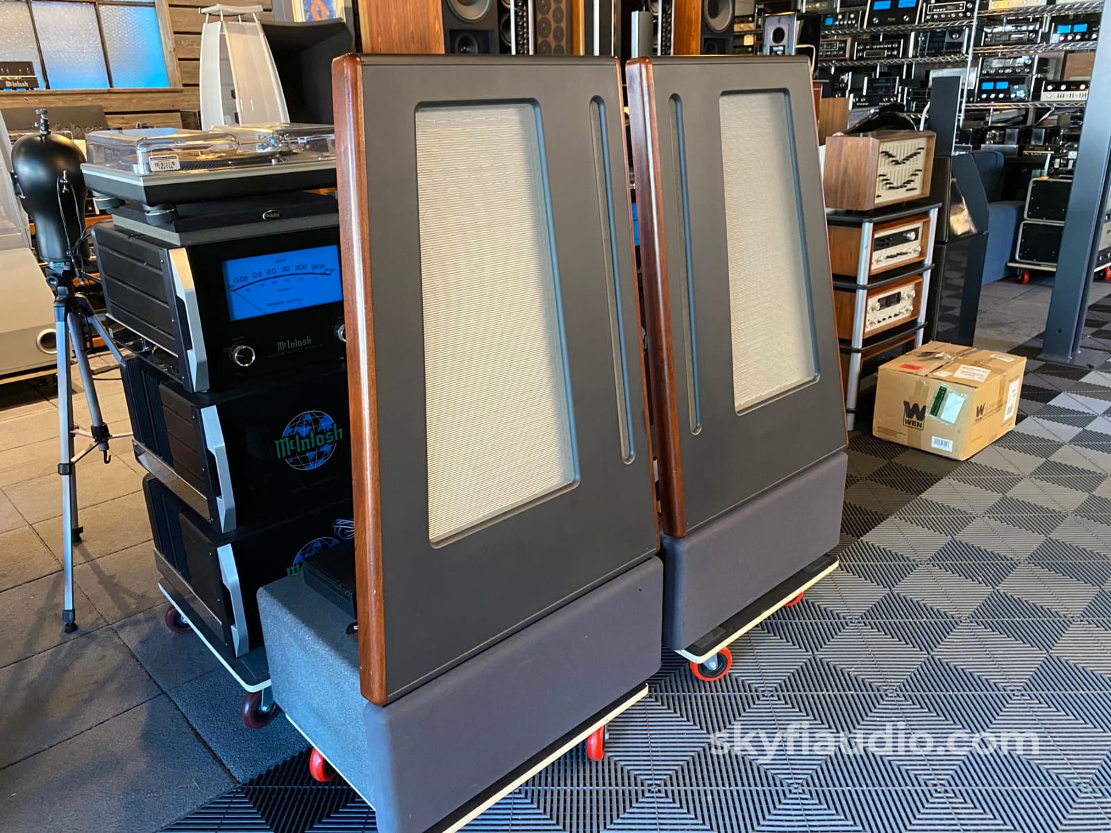 Apogee Stage Full Range Ribbon Speakers W/Matching Mini-Grand Subwoofers + Dax Crossover