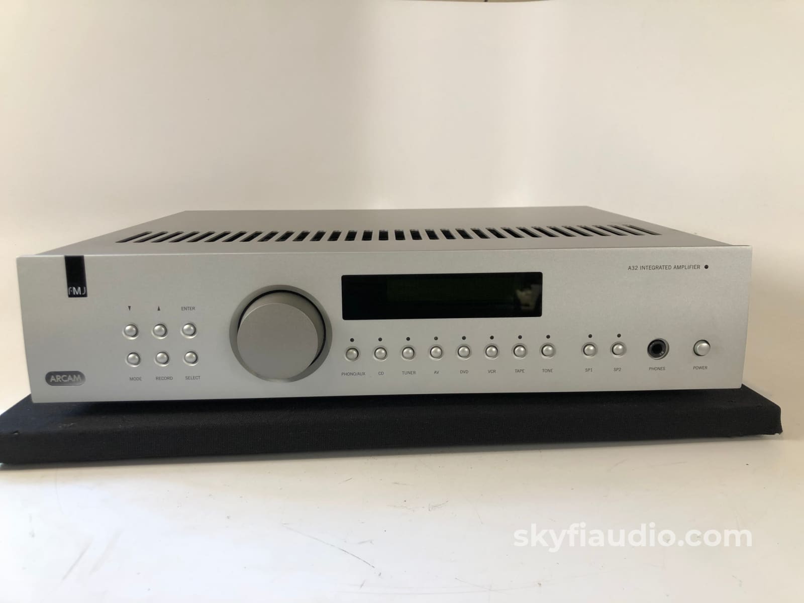 Arcam FMJ A32 Integrated Amplifier with MM/MC Phono
