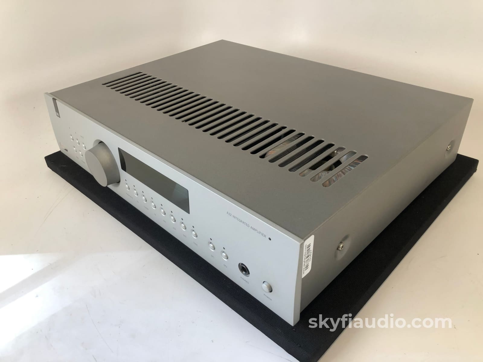 Arcam FMJ A32 Integrated Amplifier with MM/MC Phono