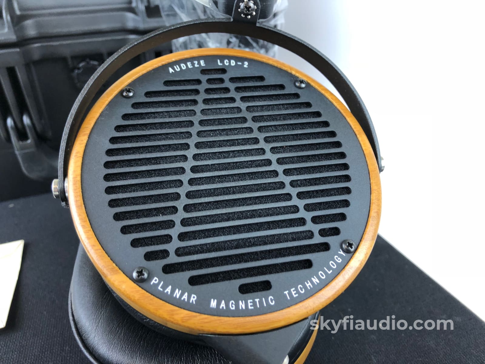 audeze-lcd-2-headphones-new-in