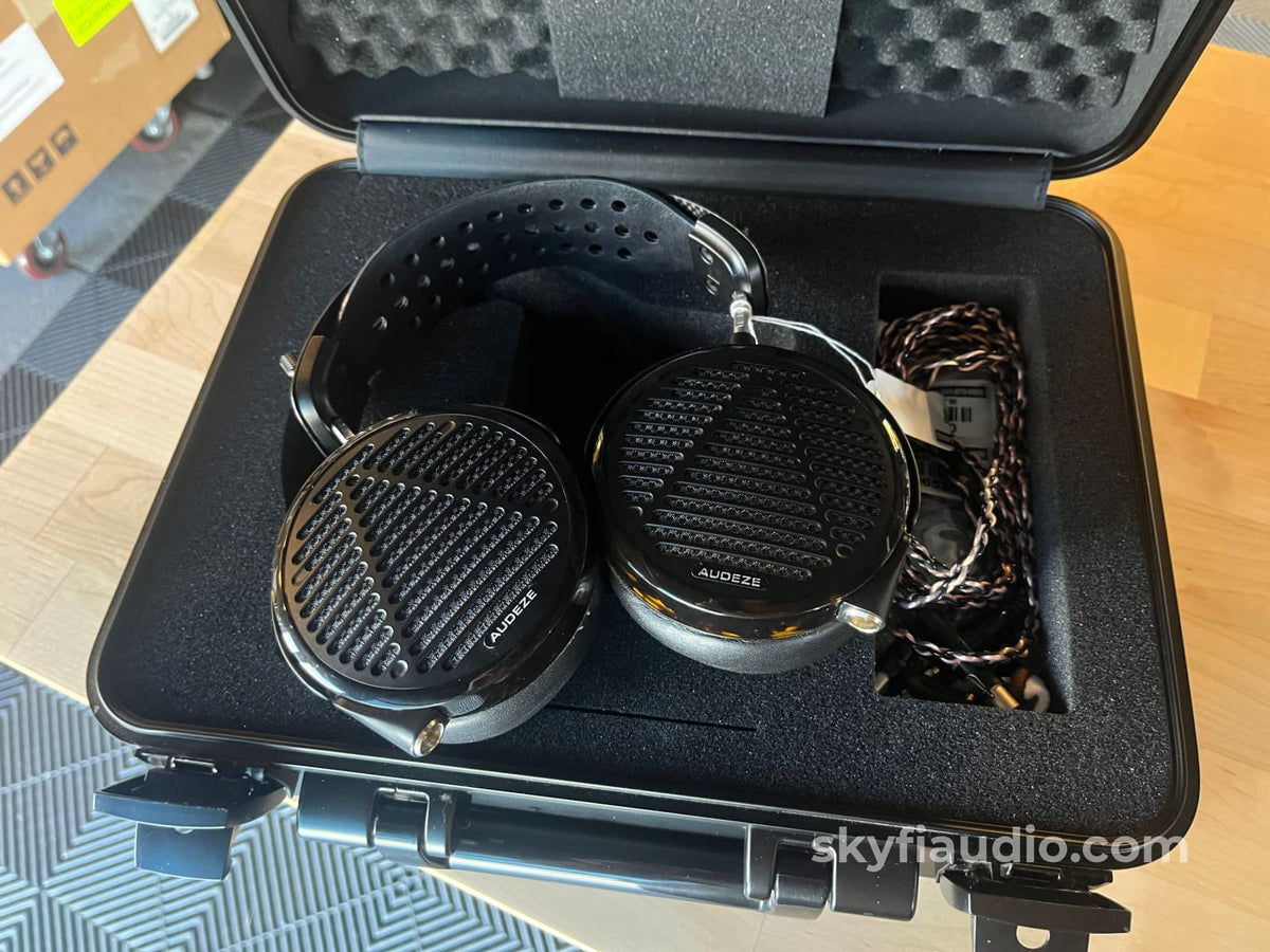 Audeze LCD-5 Planar magnetic headphones Headphones