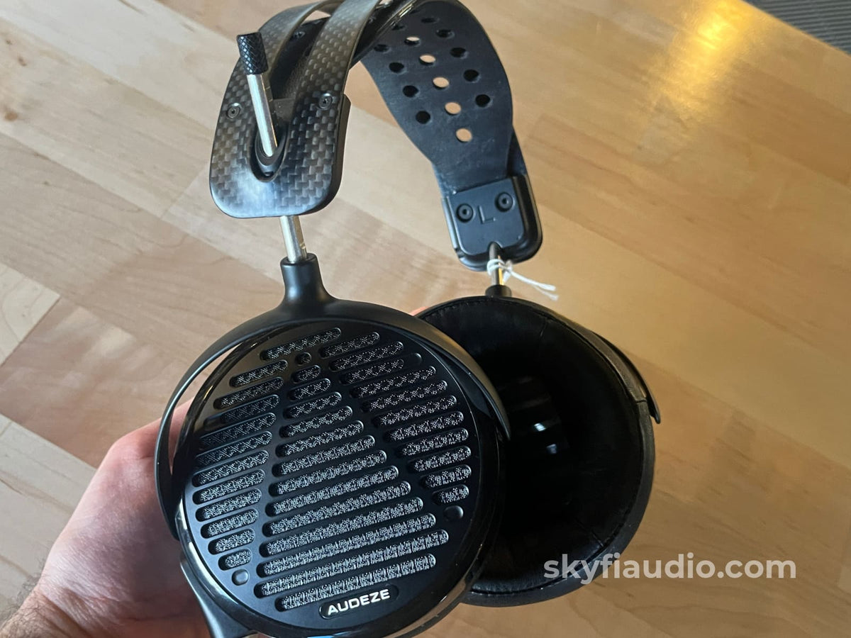 Audeze LCD-5 Planar magnetic headphones Headphones