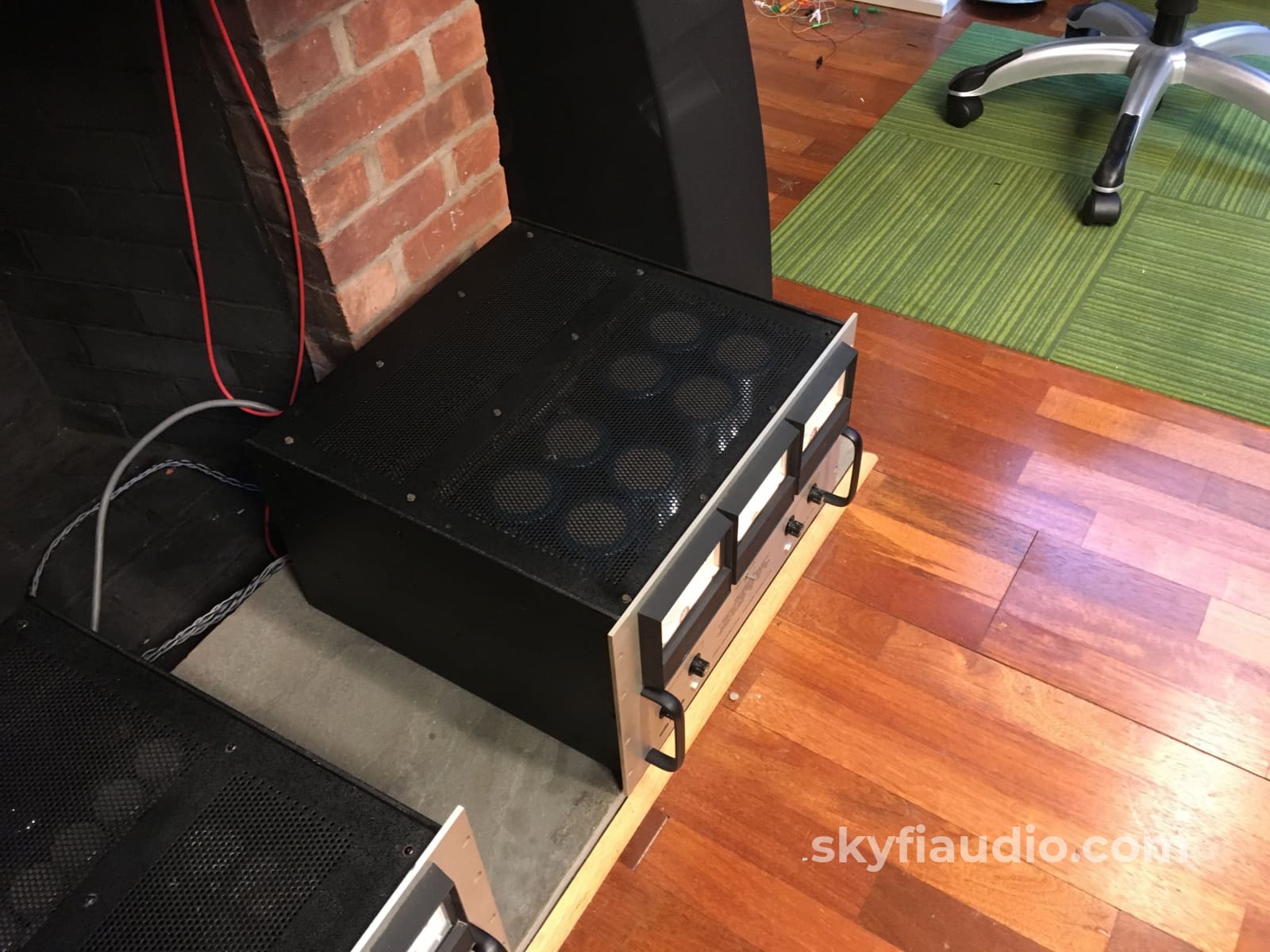 Audio Research D-110 Solid State Amplifier