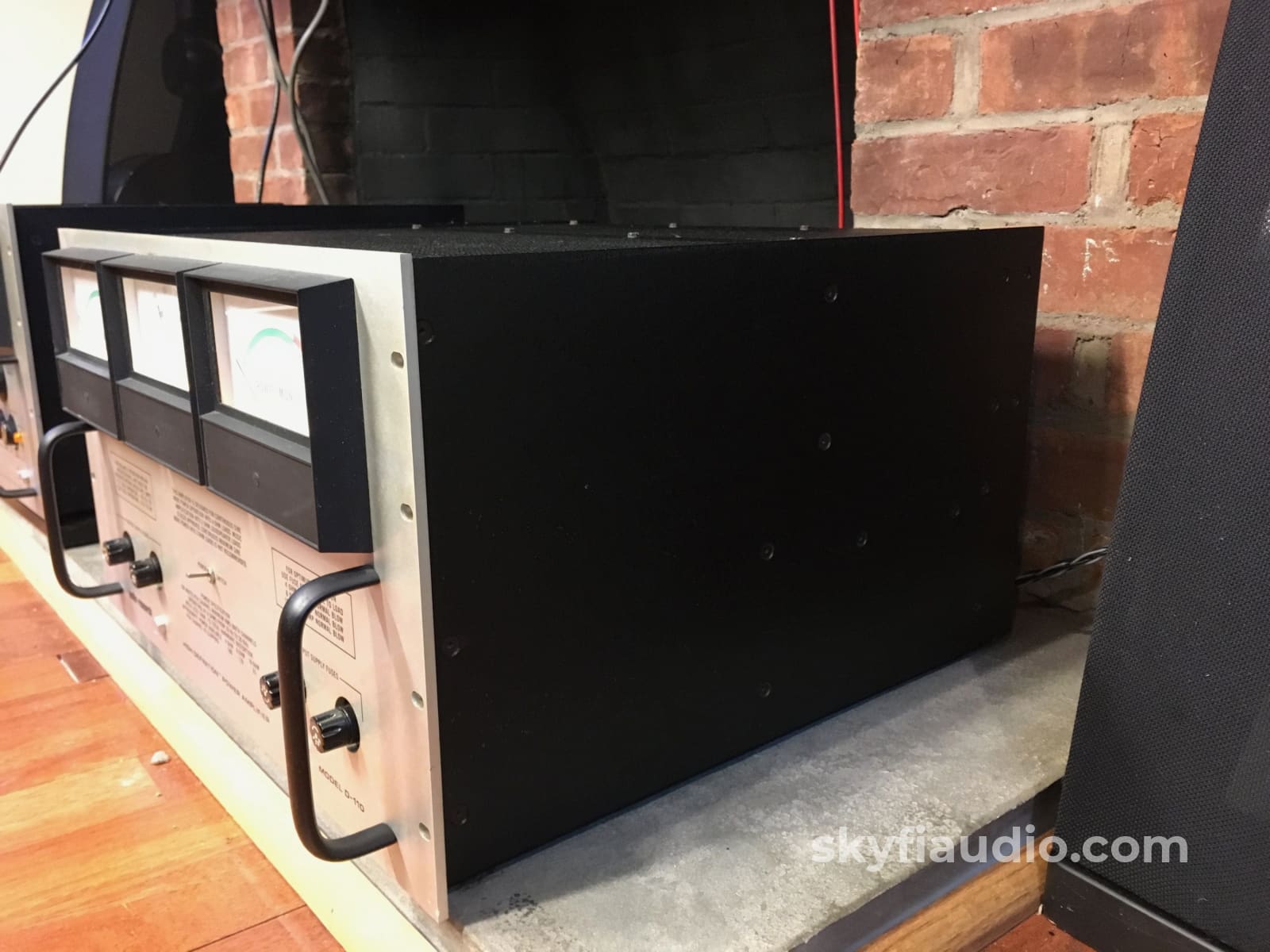 Audio Research D-110 Solid State Amplifier