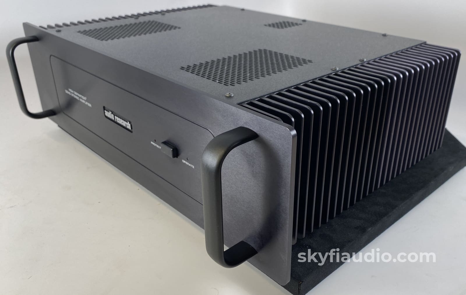 Audio Research D240 Mkii Amplifier - Serviced And Powerful