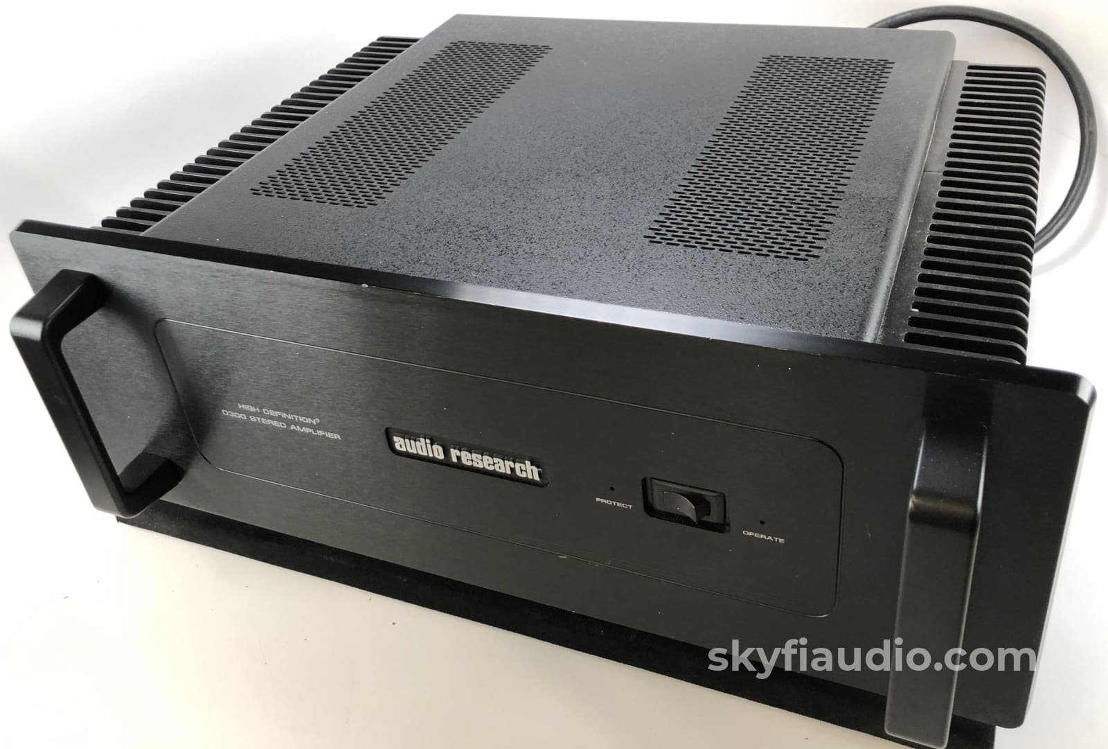 Audio Research D300 Solid State Amplifier - 160W