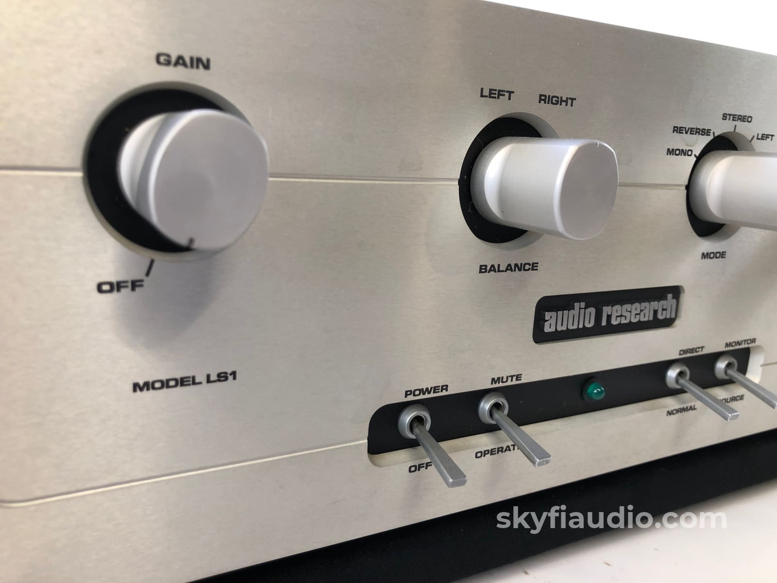 Audio Research Ls1 Line Stage Hybrid Tube Amplifier - Complete With Box And Serviced Preamplifier