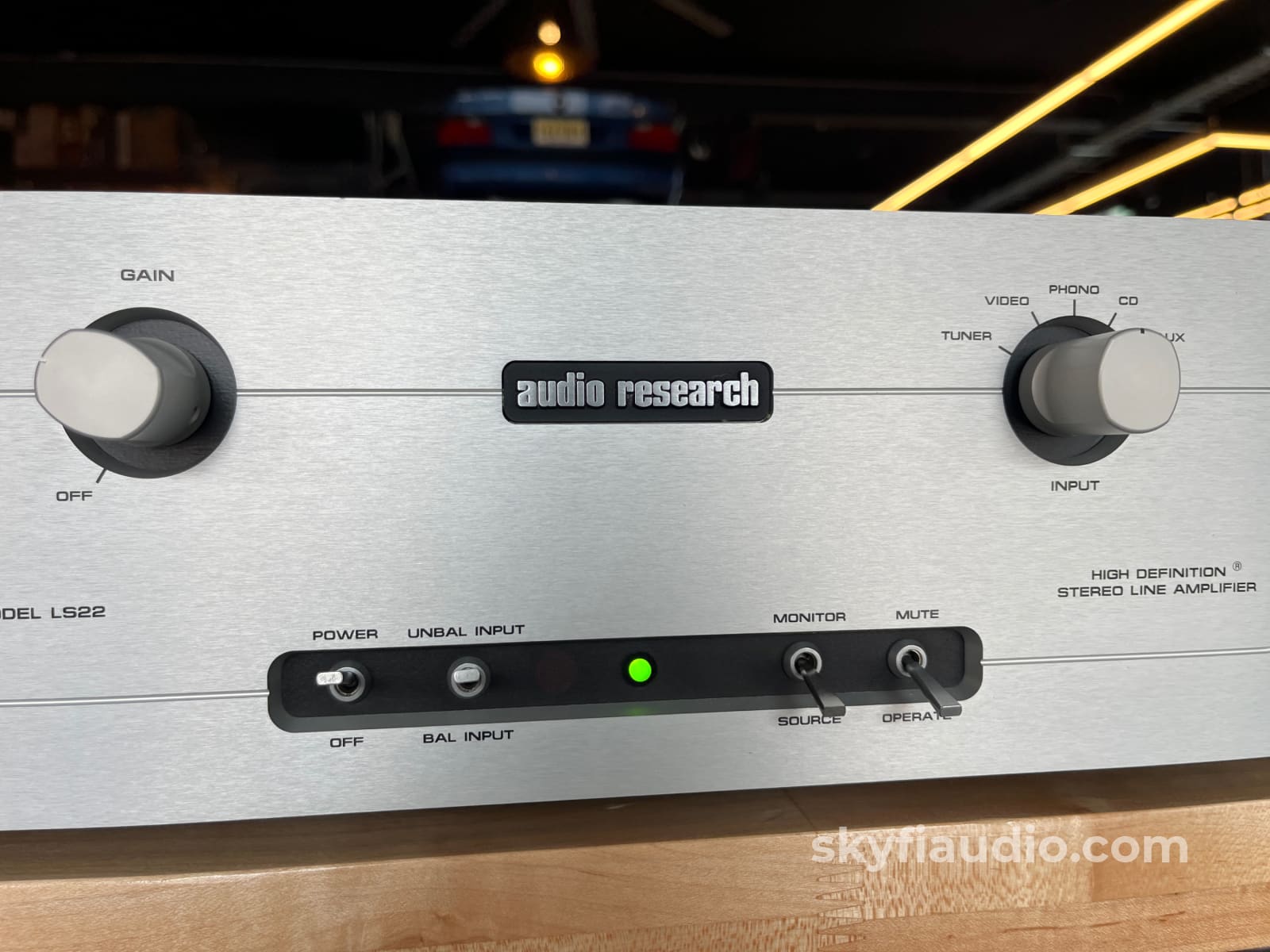 Audio Research L22 Tube Preamplifier - With Manual Preamplifier