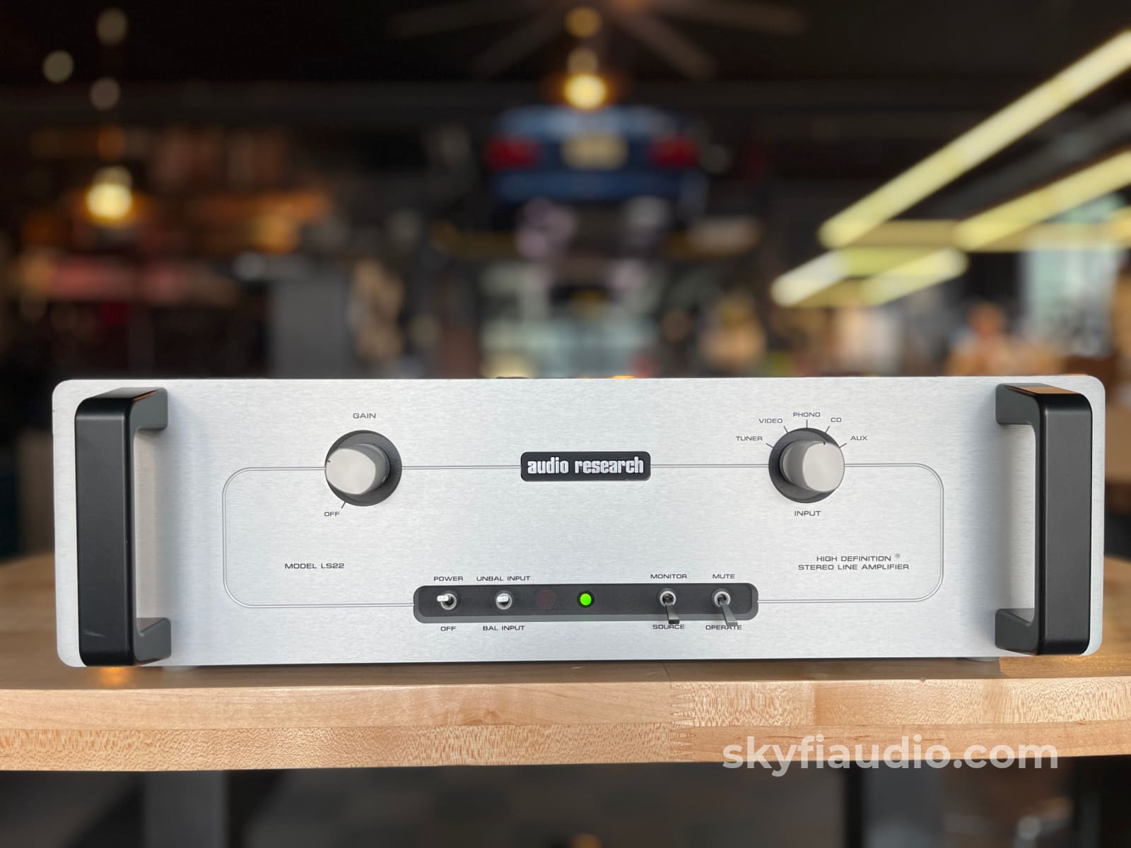 Audio Research L22 Tube Preamplifier - With Manual Preamplifier