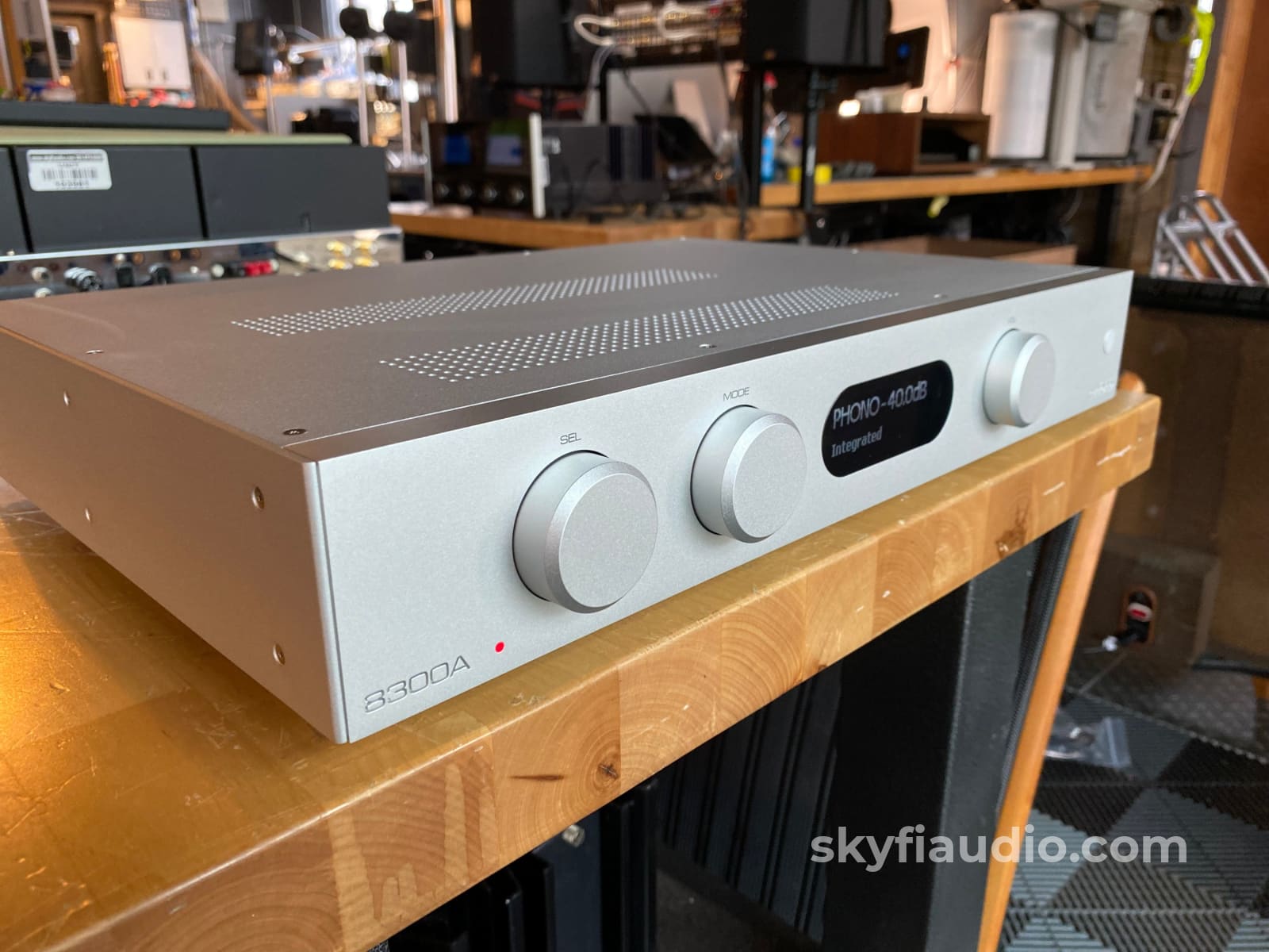 Audiolab 8300A Integrated Amplifier W/Phono