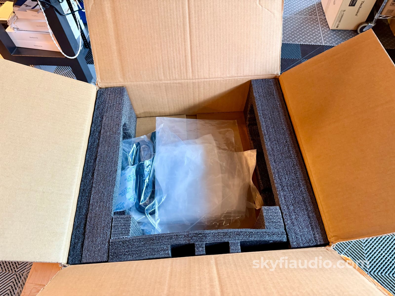 Audiolab 9000N Digital Music Streamer -W/ Latest Firmware - CD + Digital