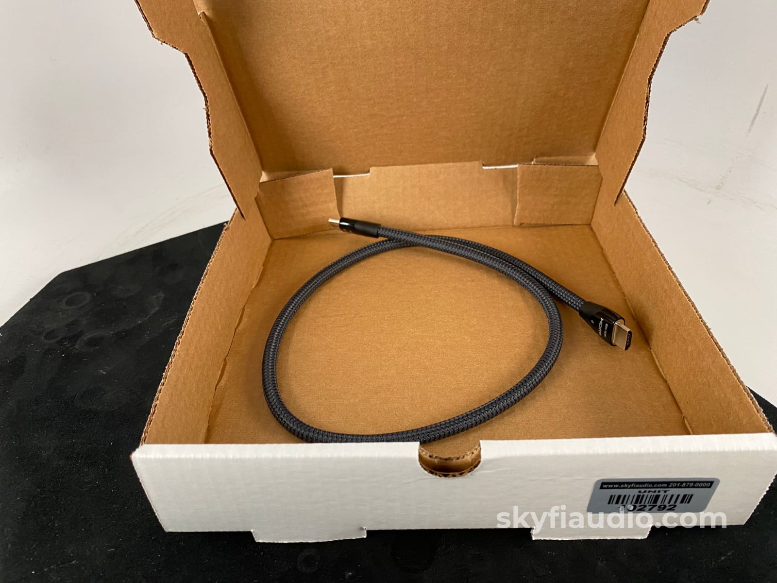 Audioquest Carbon 48 Hdmi Cable - 48Gbps Bandwidth 10K And Hi-Res Audio Capable 0.75 Meter Length