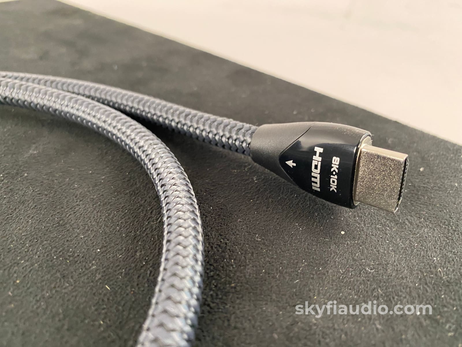 Audioquest Carbon 48 Hdmi Cable - 48Gbps Bandwidth 10K And Hi-Res Audio Capable 0.75 Meter Length