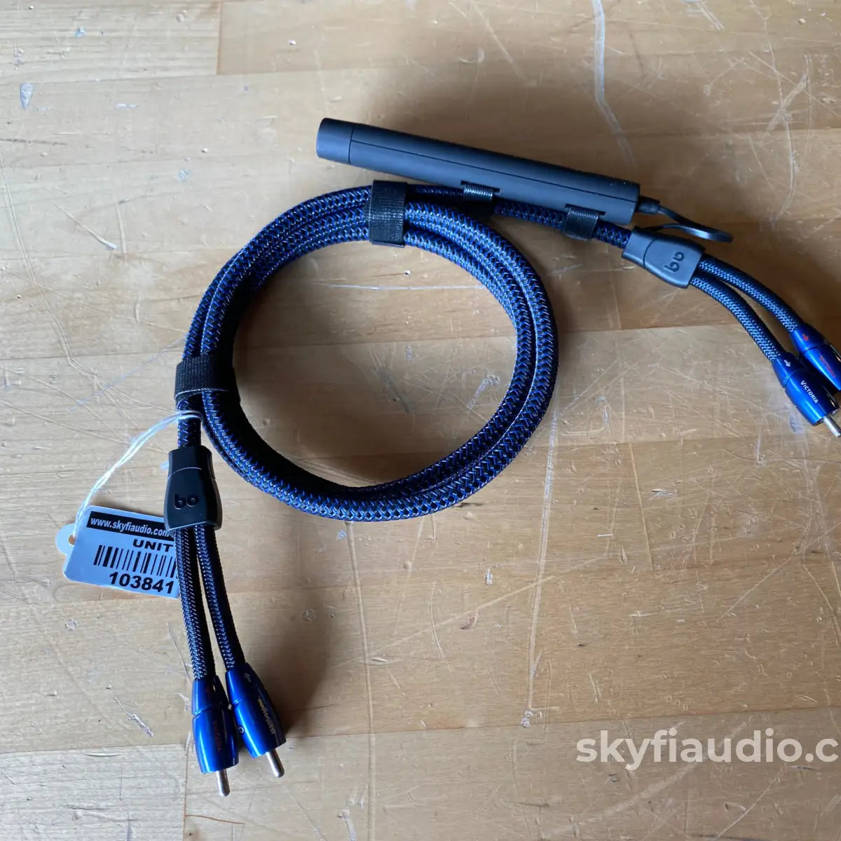 AudioQuest Victoria RCA Interconnects (Pair) w/DBS - 1.5m