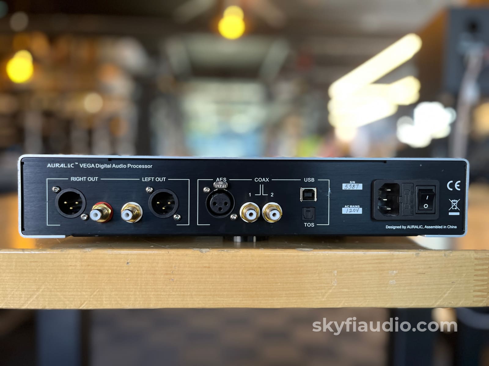 Auralic Vega Digital Preamplifier And 32-Bit 384Khz Dac (Dsd/Dxd) Cd +