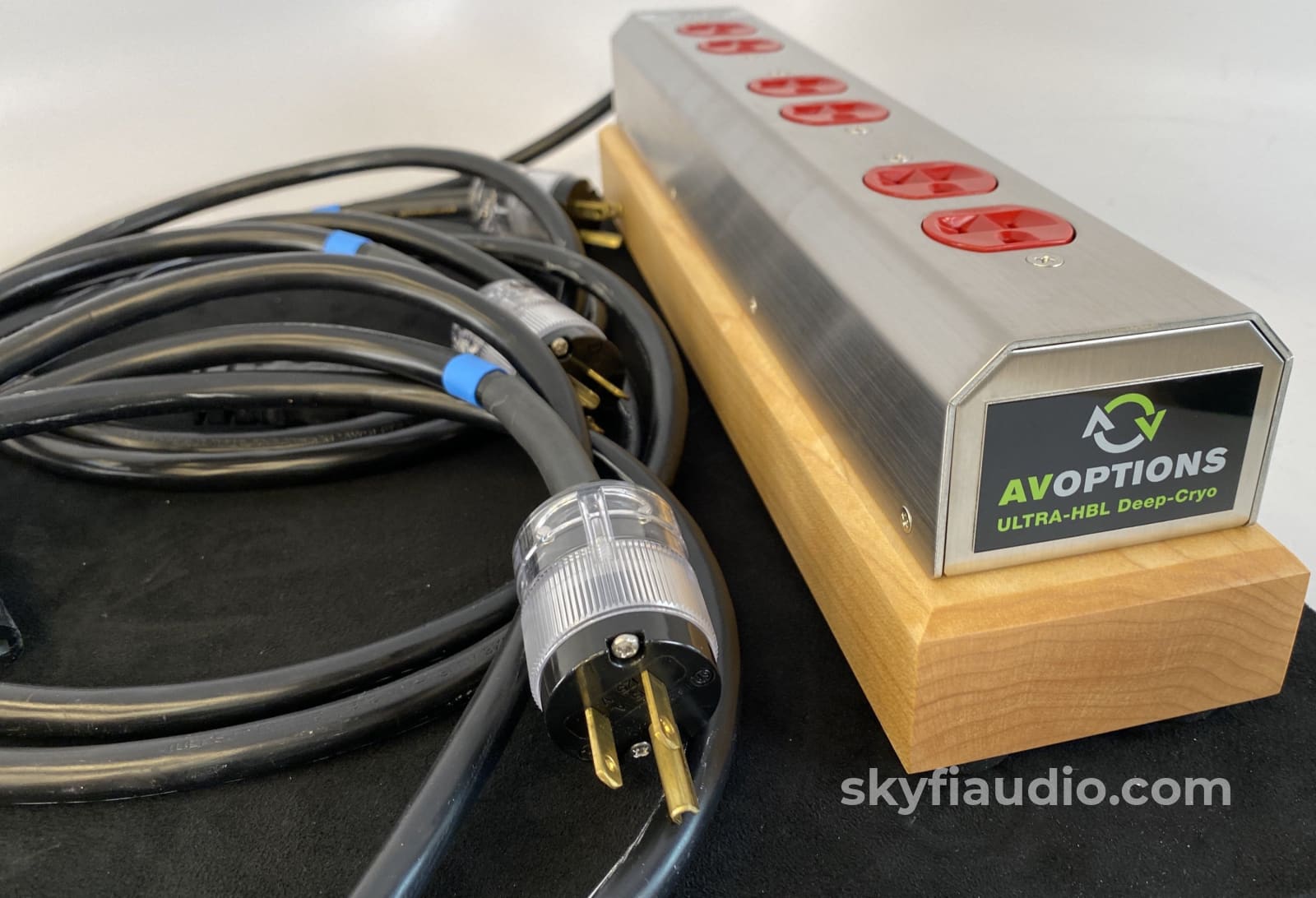 Av Options Ultra-Hbl - Plus 3 Xtibia Deep-Cryo Power Cords Conditioner