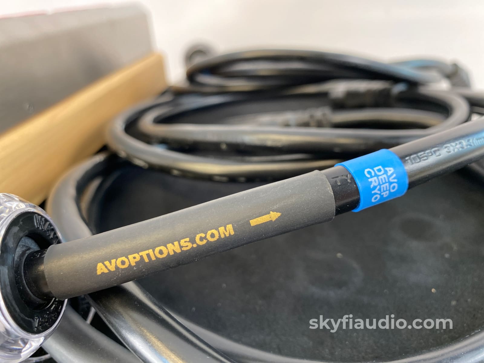 Av Options Ultra-Hbl - Plus 3 Xtibia Deep-Cryo Power Cords Conditioner