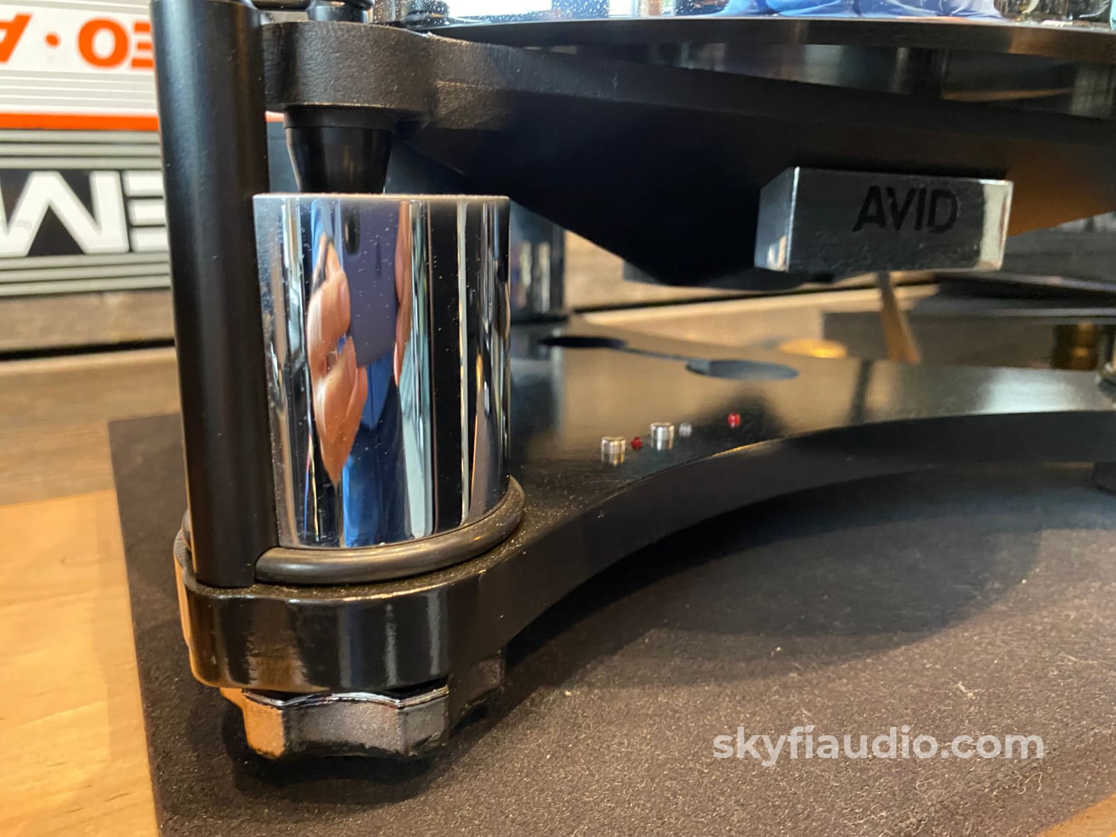 Avid Hifi Volvere Turntable With Rega Tonearm And Cartridge