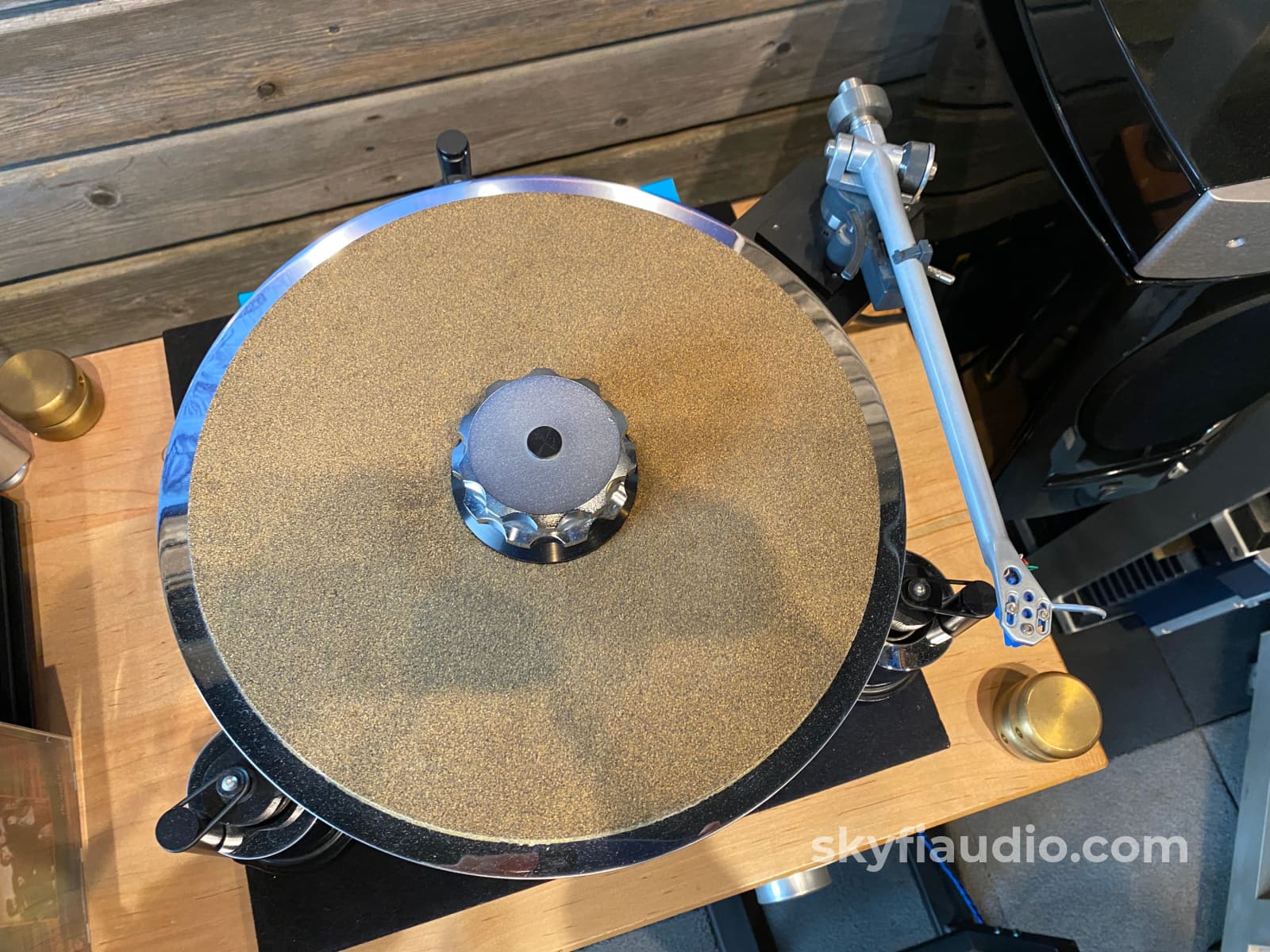 Avid Hifi Volvere Turntable With Rega Tonearm And Cartridge