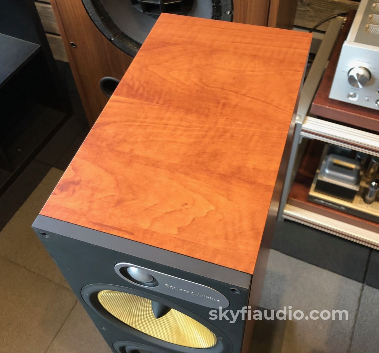 B&W (Bowers And Wilkins) 600 Series - 683 Floorstanding Three-Way Speakers