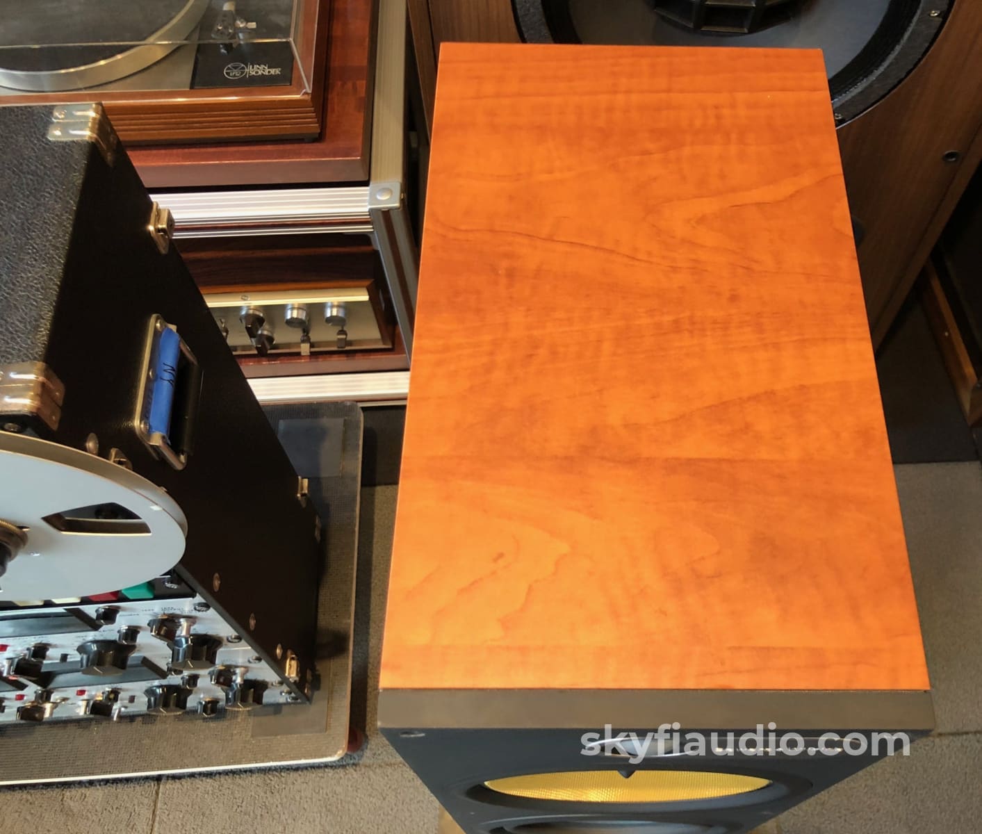 B&W (Bowers And Wilkins) 600 Series - 683 Floorstanding Three-Way Speakers