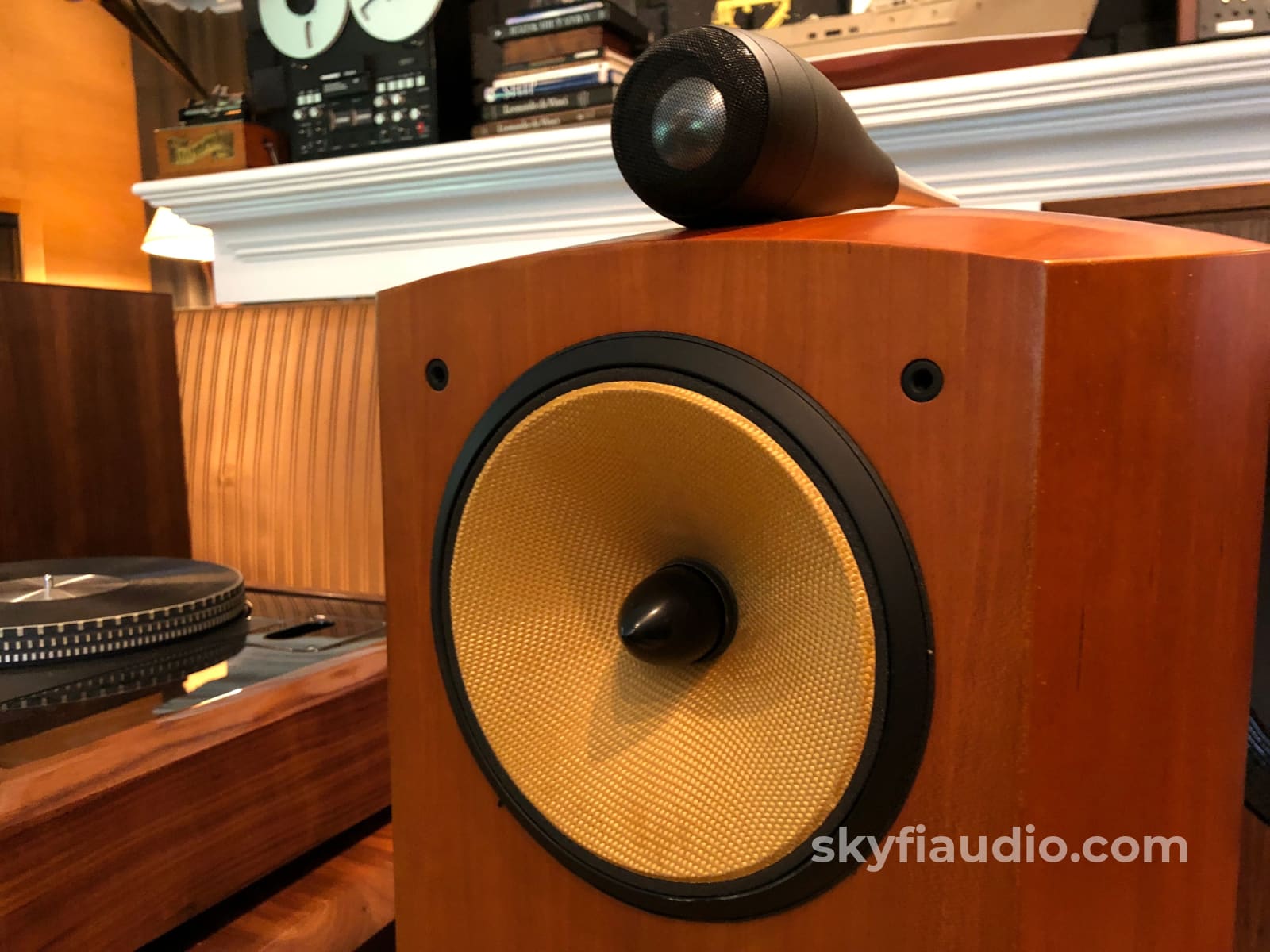 B&W (Bowers And Wilkins) Nautilus 803 Speakers In Cherry